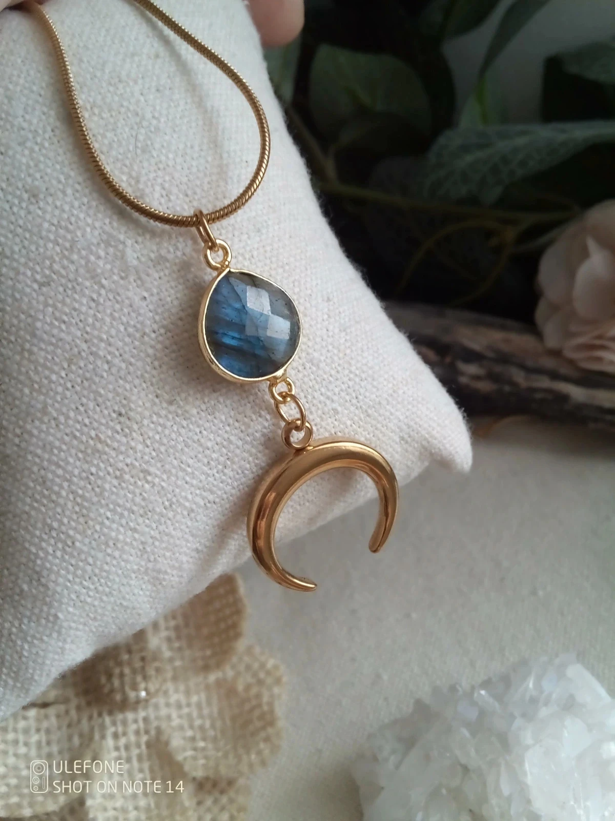 Collier pierre de labradorite et lune en acier inoxydable
